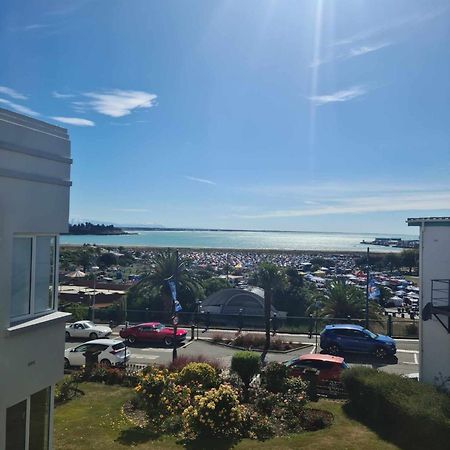 Art Deco Beauty On The Bay Hill Lägenhet Timaru Exteriör bild