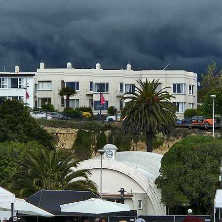 Art Deco Beauty On The Bay Hill Lägenhet Timaru Exteriör bild