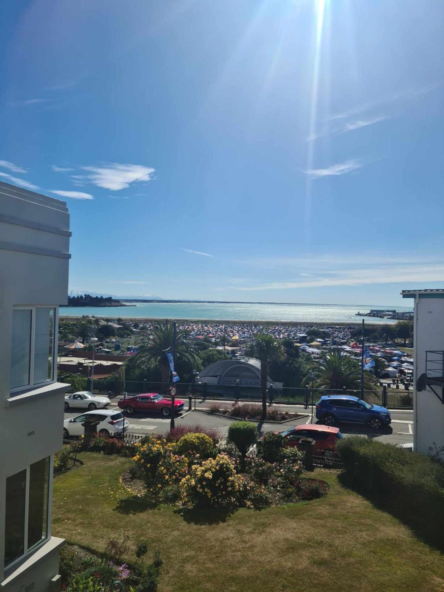 Art Deco Beauty On The Bay Hill Lägenhet Timaru Exteriör bild